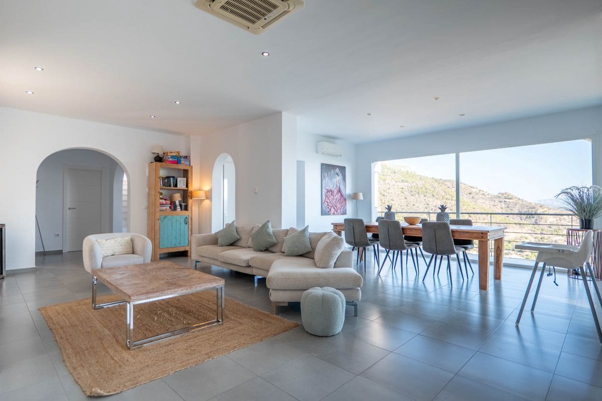 4 soverom Villa til salgs i Calpe / Calp med svømmebasseng garasje - € 950 000 (Ref: 9731661)