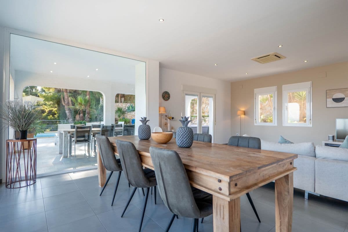 4 soverom Villa til salgs i Calpe / Calp med svømmebasseng garasje - € 950 000 (Ref: 9731661)