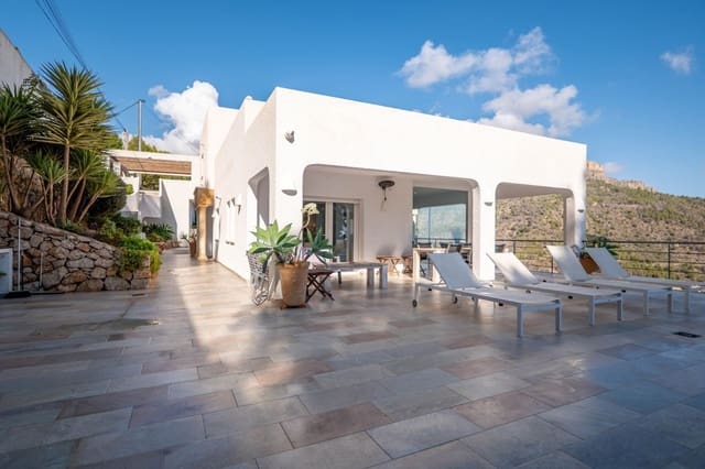 4 quarto Moradia para venda em Maryvilla, Calpe / Calp com piscina garagem - 950 000 € (Ref: 9731661)