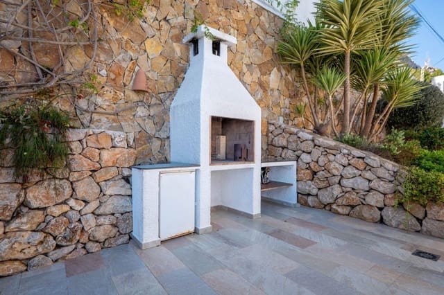 4 quarto Moradia para venda em Maryvilla, Calpe / Calp com piscina garagem - 950 000 € (Ref: 9731661)