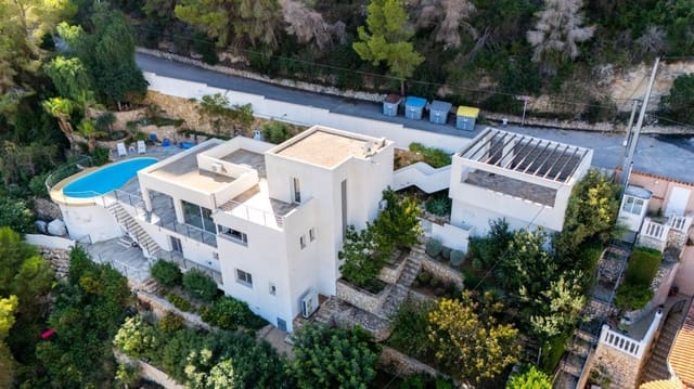 4 quarto Moradia para venda em Maryvilla, Calpe / Calp com piscina garagem - 950 000 € (Ref: 9731661)