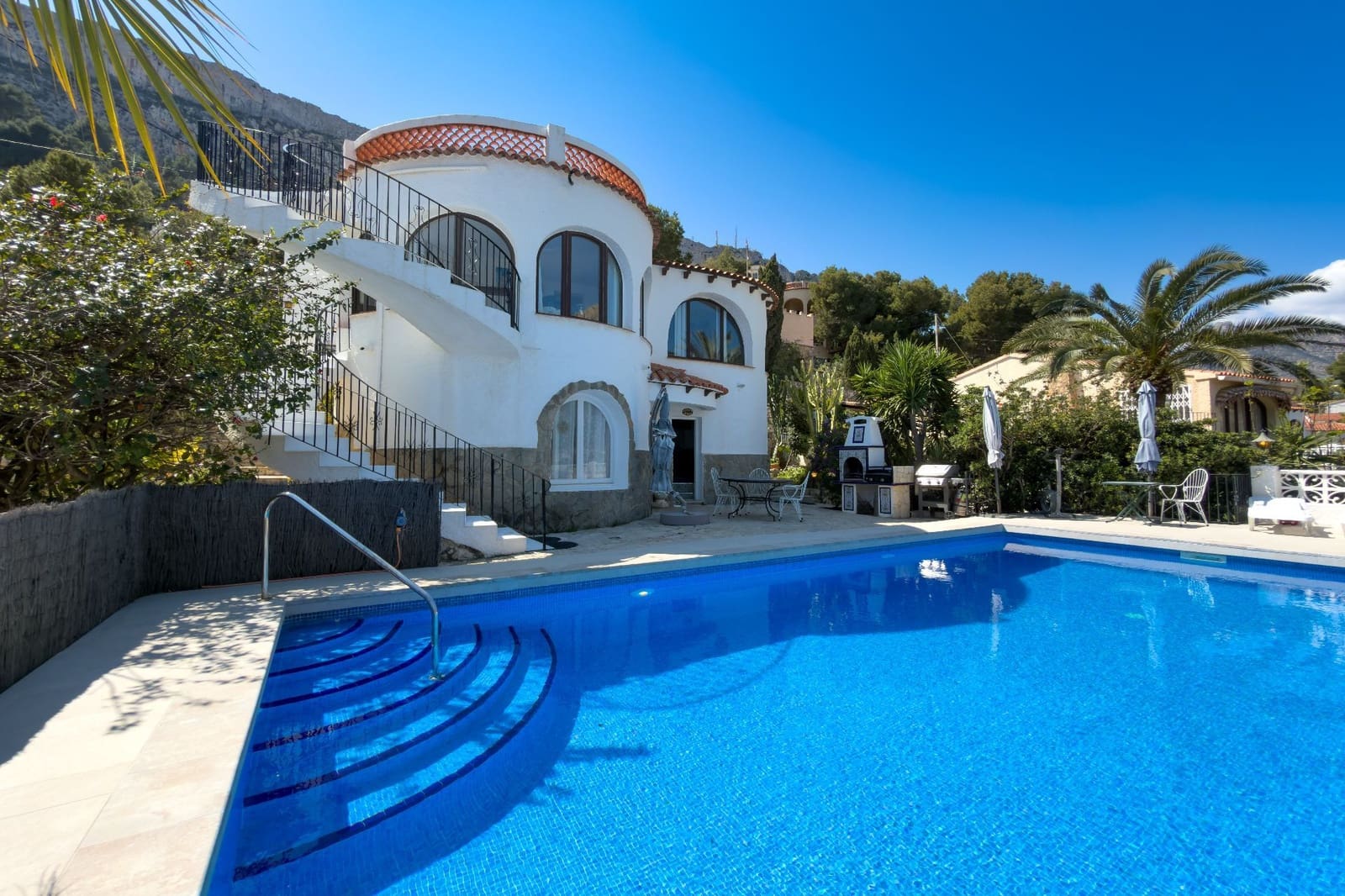 3 soverom Villa til salgs i Calpe / Calp med svømmebasseng garasje - € 640 000 (Ref: 9737919)
