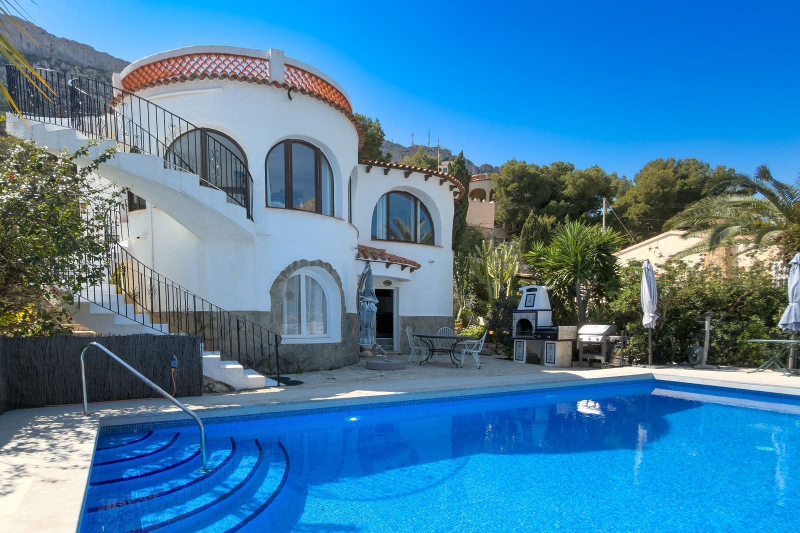 3 soverom Villa til salgs i Calpe / Calp med svømmebasseng garasje - € 640 000 (Ref: 9737919)