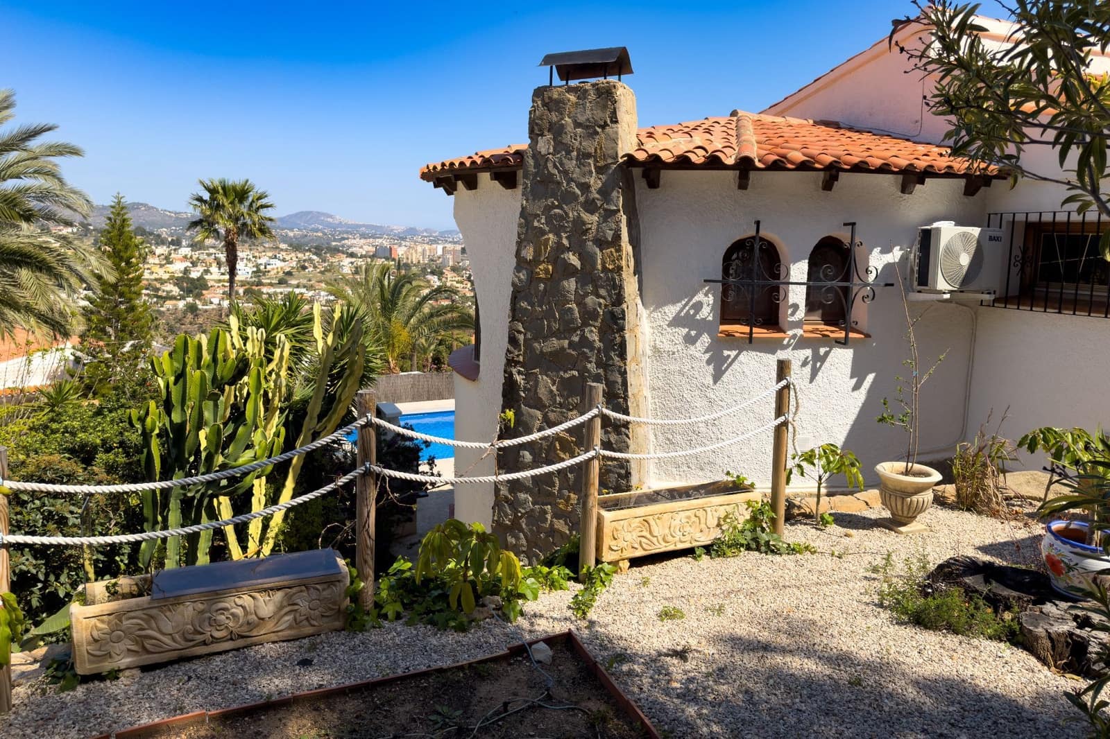 3 soverom Villa til salgs i Calpe / Calp med svømmebasseng garasje - € 640 000 (Ref: 9737919)