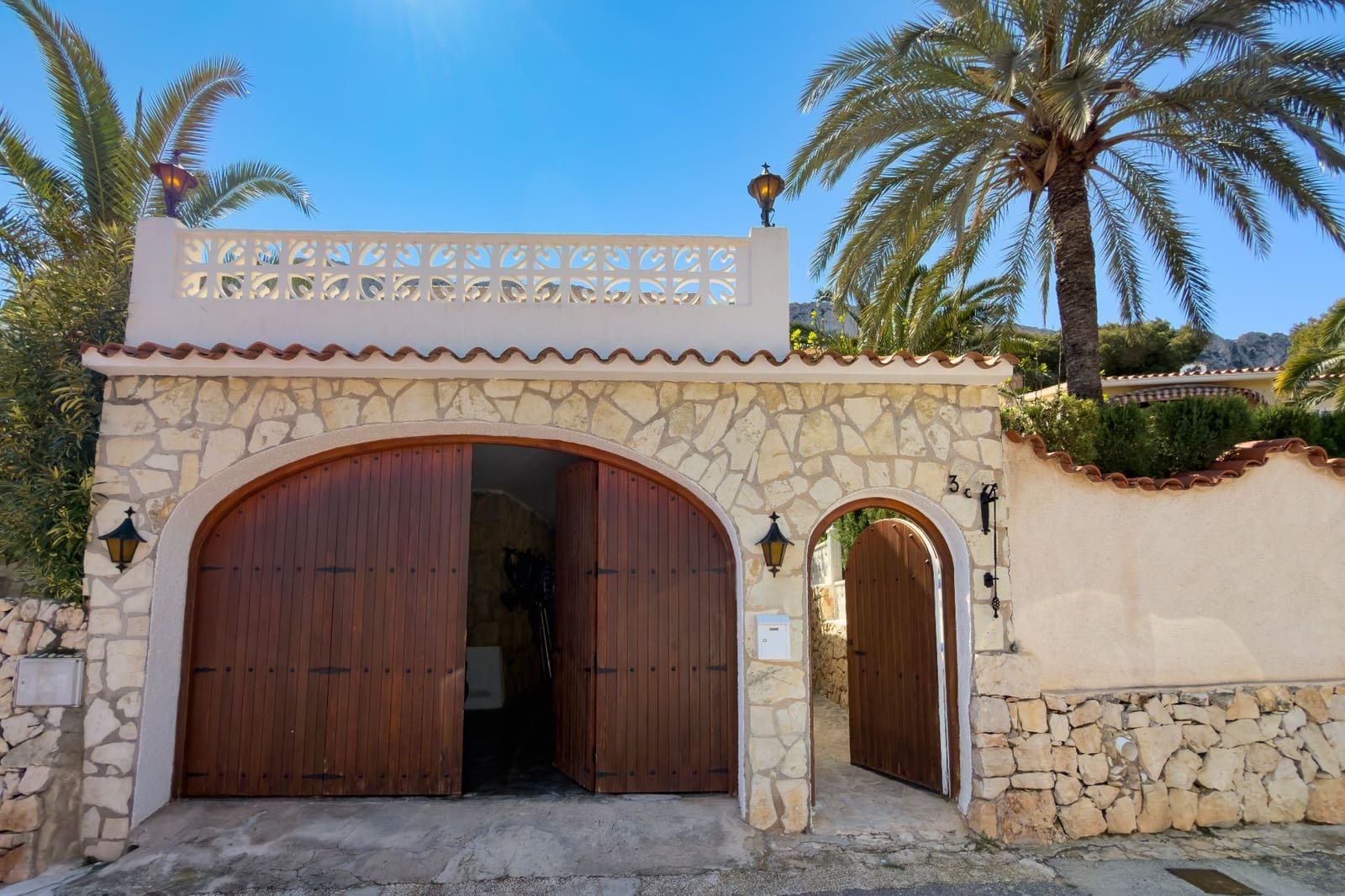 3 soverom Villa til salgs i Calpe / Calp med svømmebasseng garasje - € 640 000 (Ref: 9737919)
