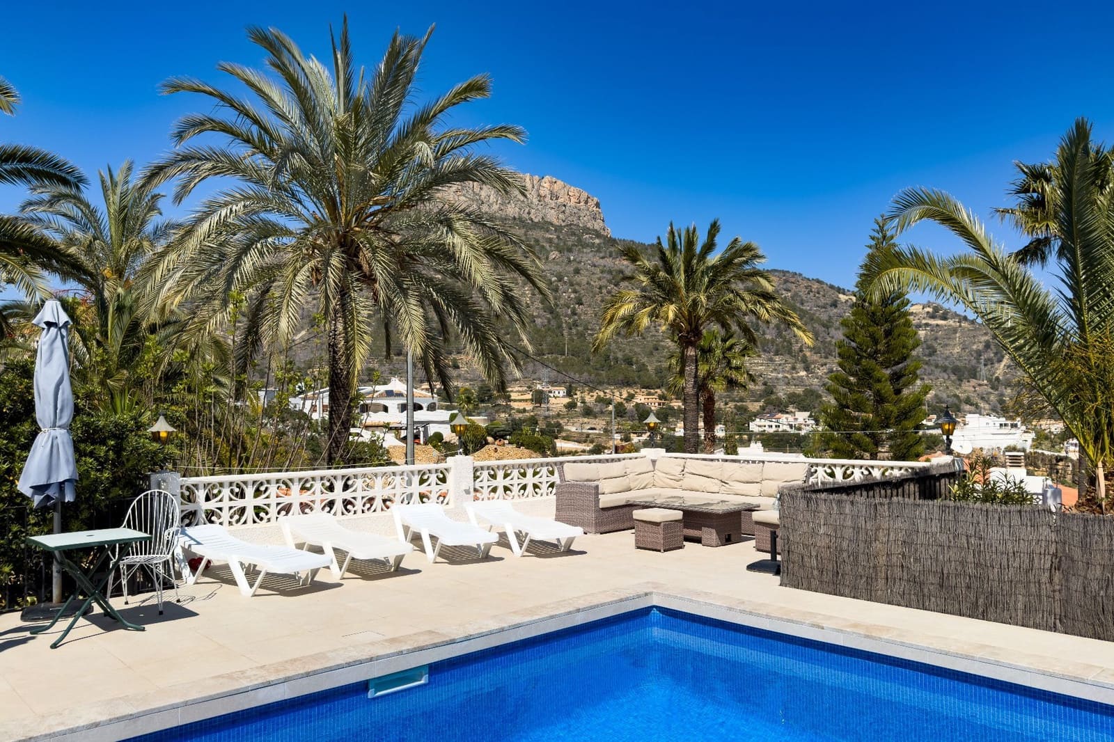 3 soverom Villa til salgs i Calpe / Calp med svømmebasseng garasje - € 640 000 (Ref: 9737919)