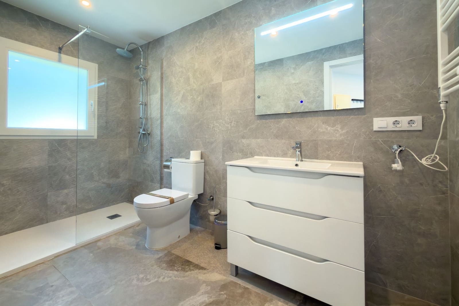 7 chambre Villa/Maison à vendre à Calpe / Calp avec piscine garage - 948 000 € (Ref: 9916459)