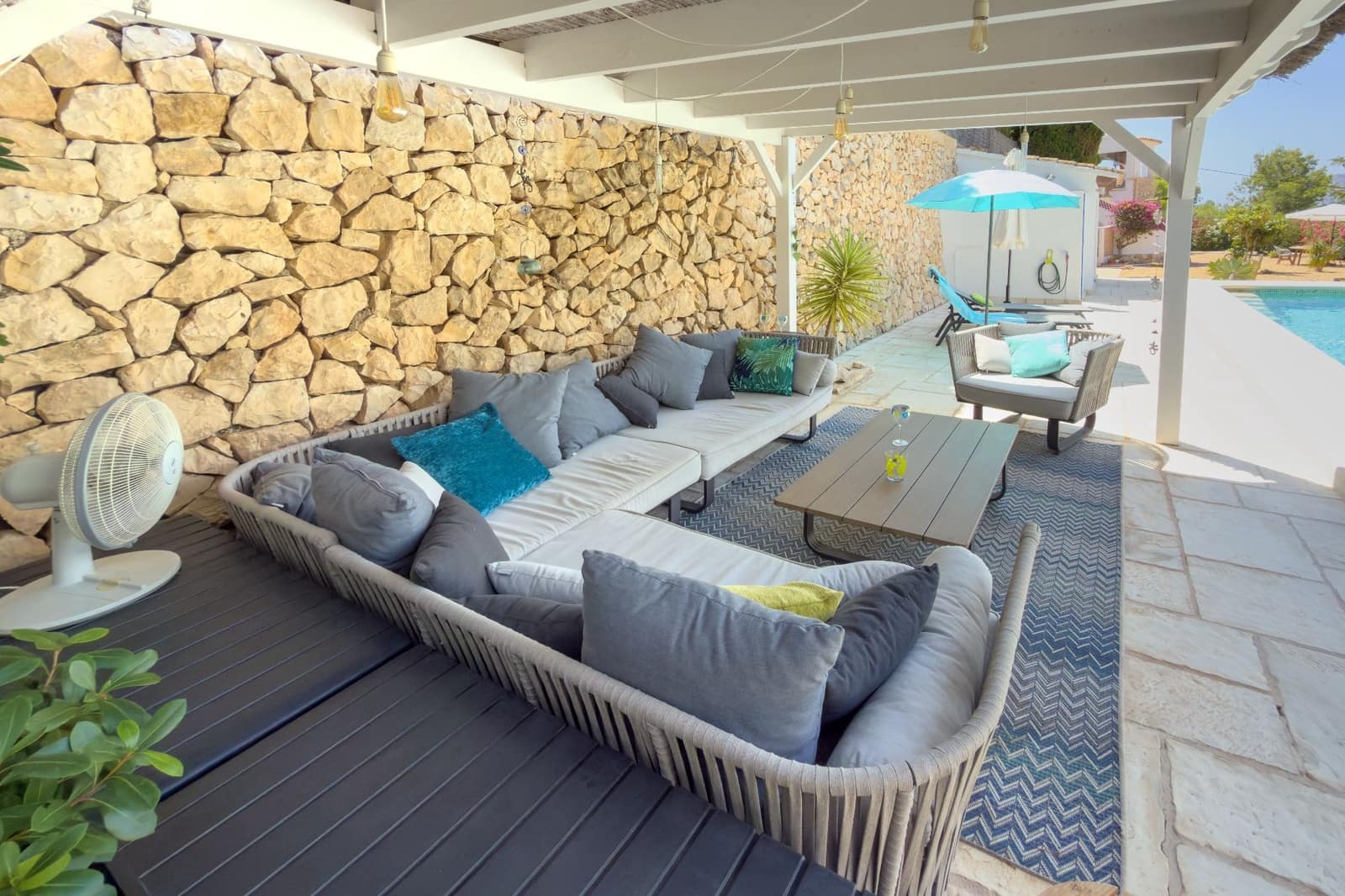 3 soveværelse Villa til salg i Benissa med swimmingpool garage - € 640.000 (Ref: 9953683)