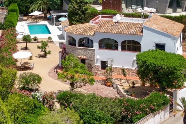 3 soveværelse Villa til salg i Benissa med swimmingpool garage - € 640.000 (Ref: 9953683)