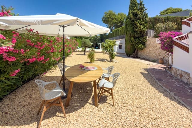 3 soveværelse Villa til salg i Benissa med swimmingpool garage - € 640.000 (Ref: 9953683)