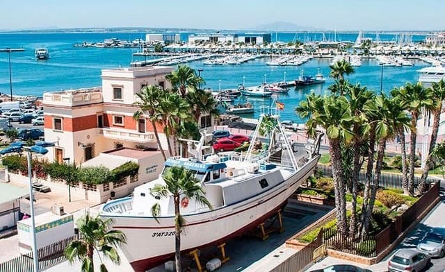 3 soveværelse Lejlighed til salg i Santa Pola med swimmingpool - € 375.000 (Ref: 10005155)