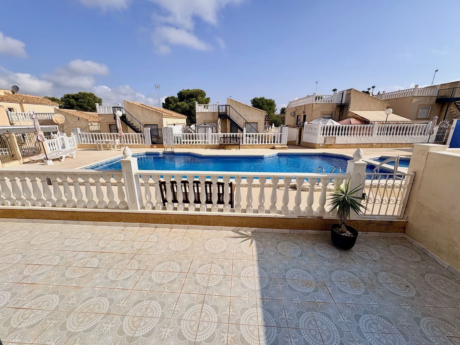 Chalet de 4 habitaciones en Orihuela Costa en venta con piscina garaje - 270.000 € (Ref: 10054806)