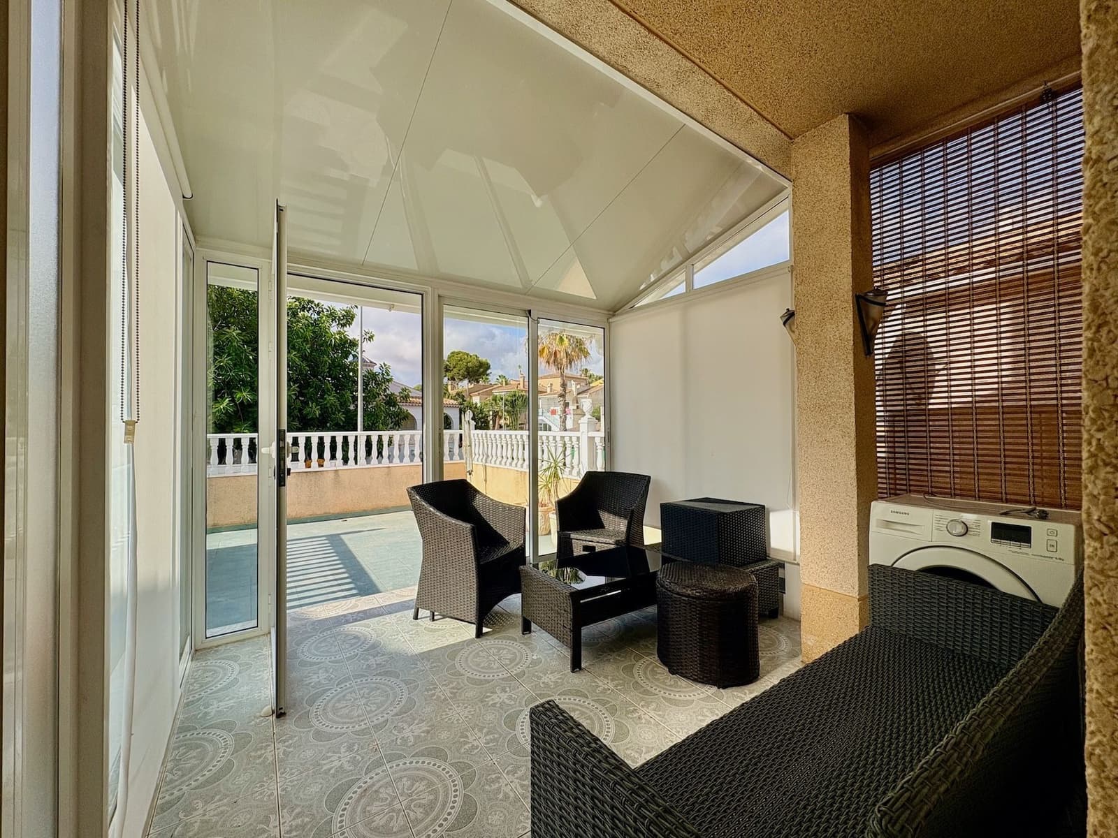 Chalet de 4 habitaciones en Orihuela Costa en venta con piscina garaje - 270.000 € (Ref: 10054806)