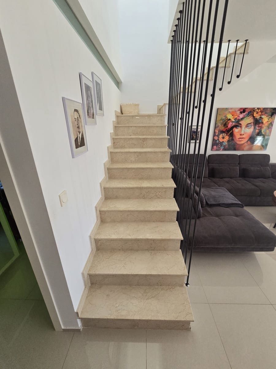 3 makuuhuone Kattohuoneisto myytävänä paikassa Orihuela Costa mukana uima-altaan - 299 995 € (Ref: 10080508)