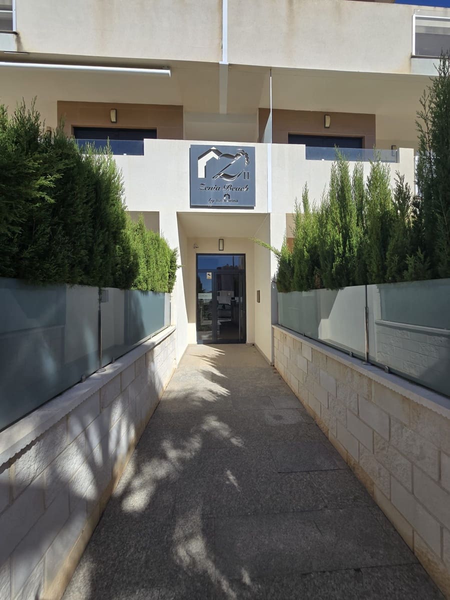 3 makuuhuone Kattohuoneisto myytävänä paikassa Orihuela Costa mukana uima-altaan - 299 995 € (Ref: 10080508)