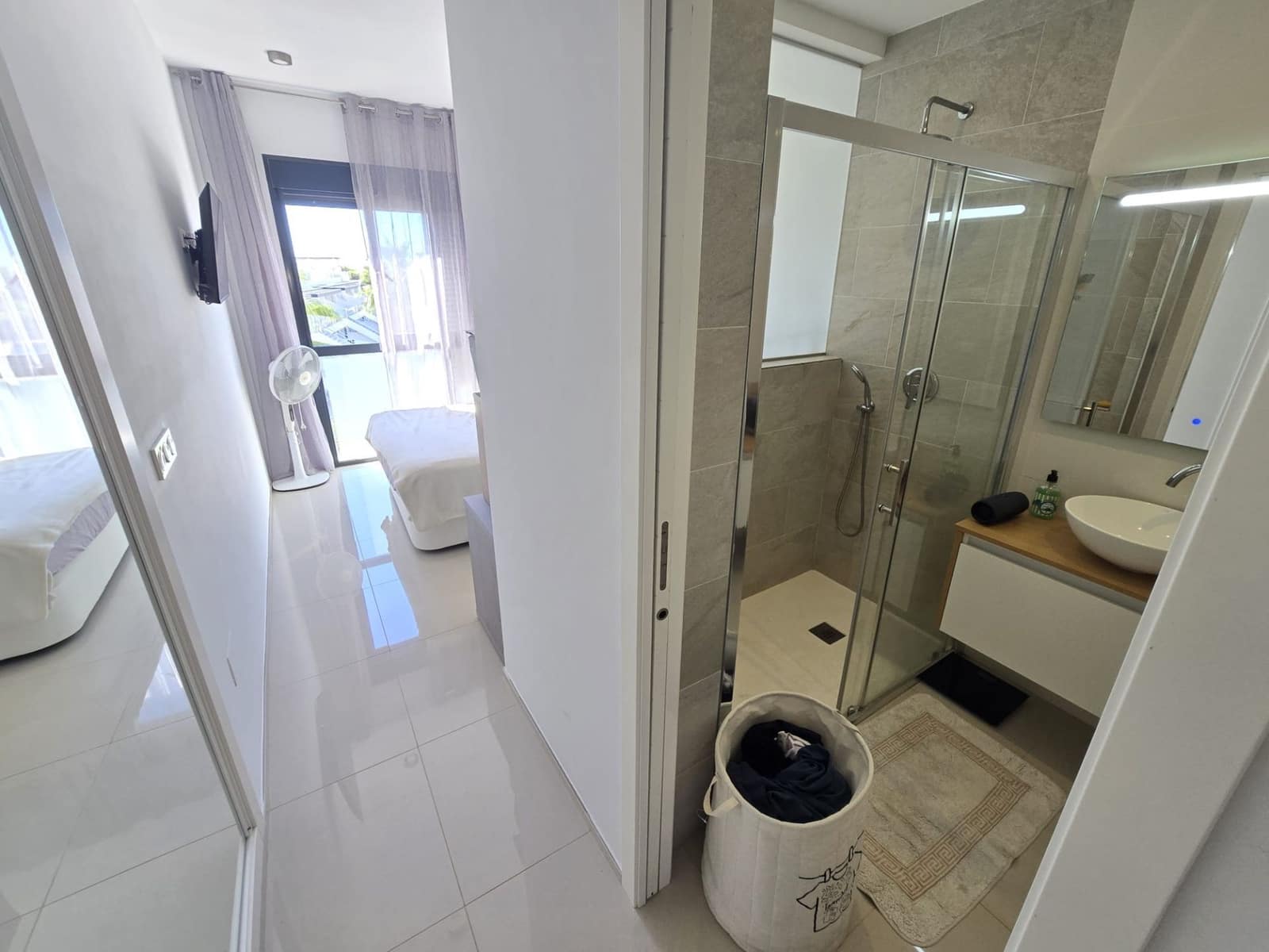 3 makuuhuone Kattohuoneisto myytävänä paikassa Orihuela Costa mukana uima-altaan - 299 995 € (Ref: 10080508)