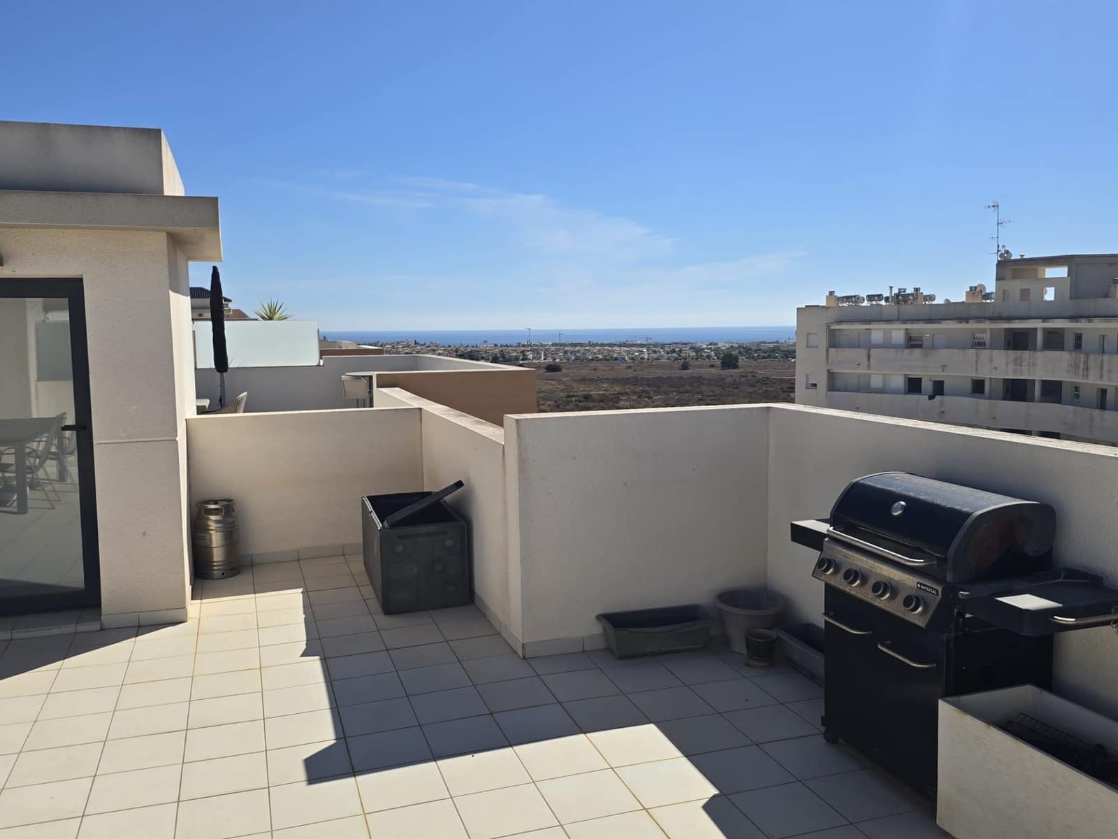 3 makuuhuone Kattohuoneisto myytävänä paikassa Orihuela Costa mukana uima-altaan - 299 995 € (Ref: 10080508)