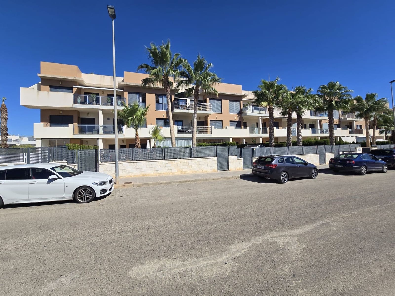 3 makuuhuone Kattohuoneisto myytävänä paikassa Orihuela Costa mukana uima-altaan - 299 995 € (Ref: 10080508)