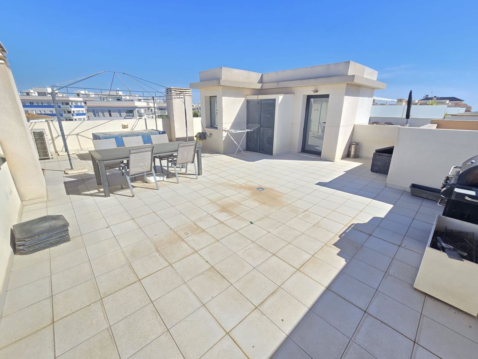 3 soverom Penthouse til salgs i Orihuela Costa med svømmebasseng - € 299 995 (Ref: 10085547)