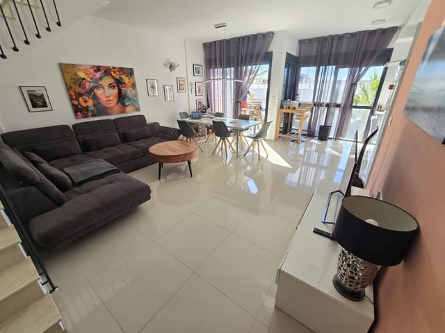 3 makuuhuone Kattohuoneisto myytävänä paikassa Orihuela Costa, Orihuela mukana uima-altaan - 299 995 € (Ref: 10085548)