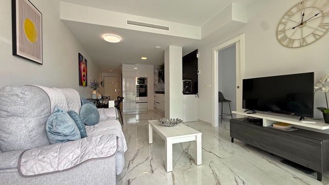 Apartamento de 2 habitaciones en Orihuela Costa, Orihuela en venta con piscina garaje - 249.000 € (Ref: 10101799)