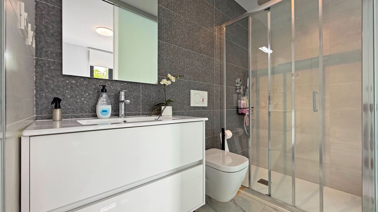 2 slaapkamer Appartement te koop in Orihuela Costa met zwembad garage - € 249.000 (Ref: 10101799)