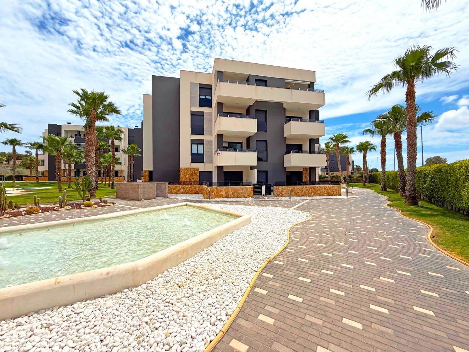 2 slaapkamer Appartement te koop in Orihuela Costa met zwembad garage - € 249.000 (Ref: 10101799)