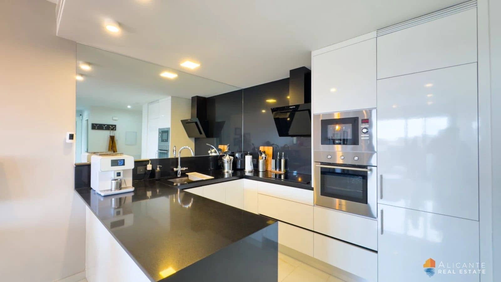 2 sovrum Lägenhet till salu i Orihuela Costa med pool garage - 269 000 € (Ref: 10108983)