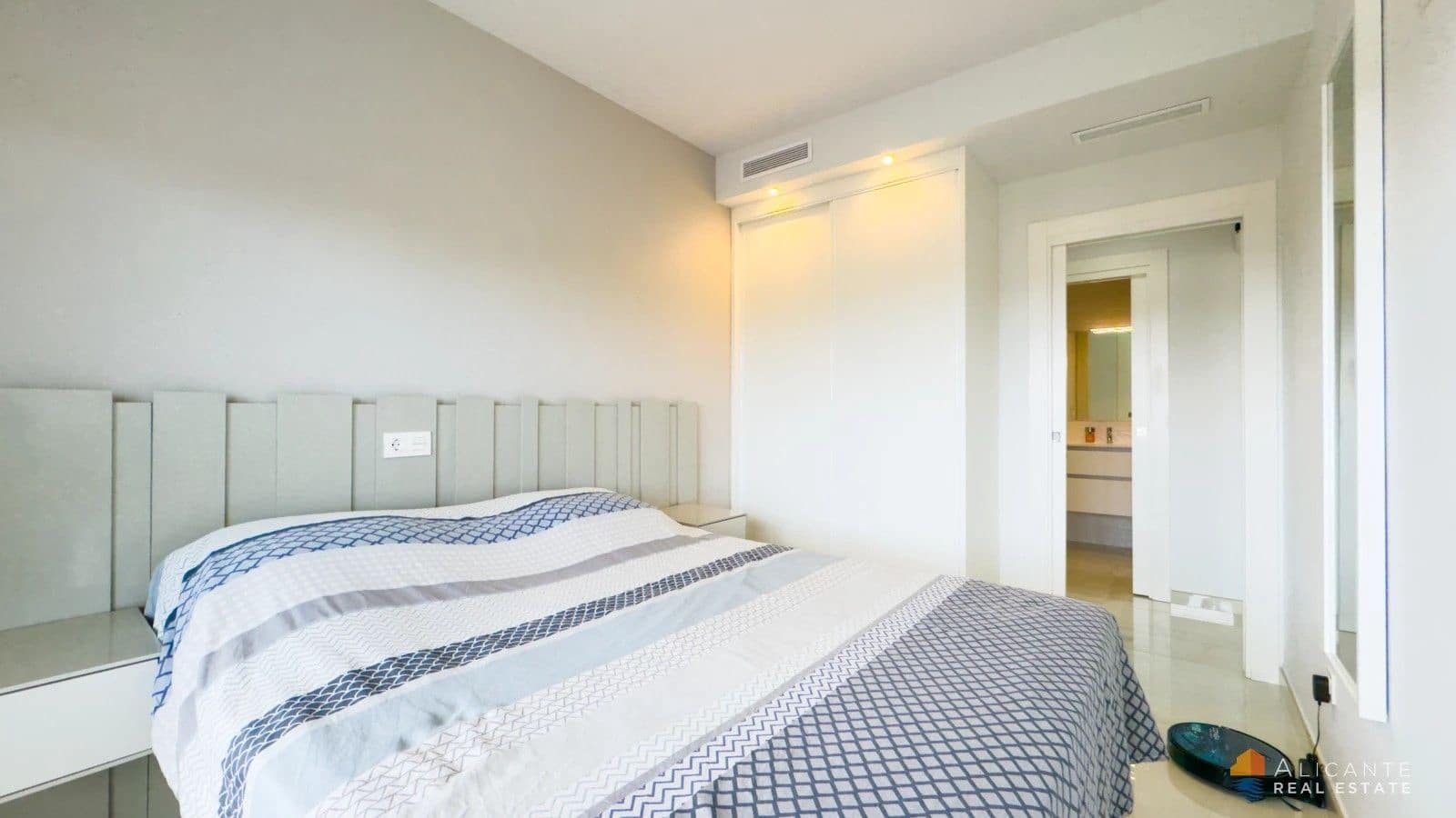 2 sovrum Lägenhet till salu i Orihuela Costa med pool garage - 269 000 € (Ref: 10108983)