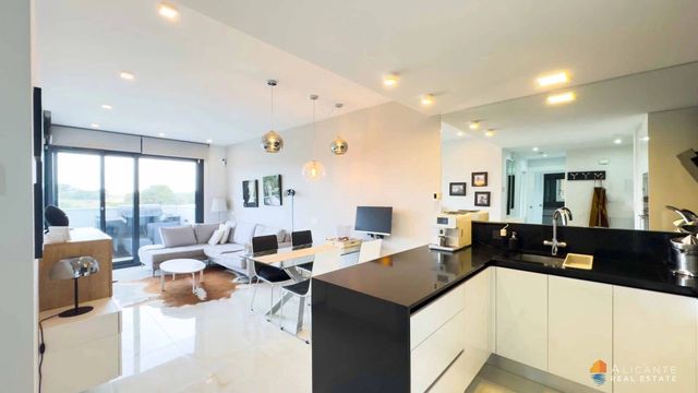 Apartamento de 2 habitaciones en Orihuela Costa, Orihuela en venta con piscina garaje - 269.000 € (Ref: 10108983)