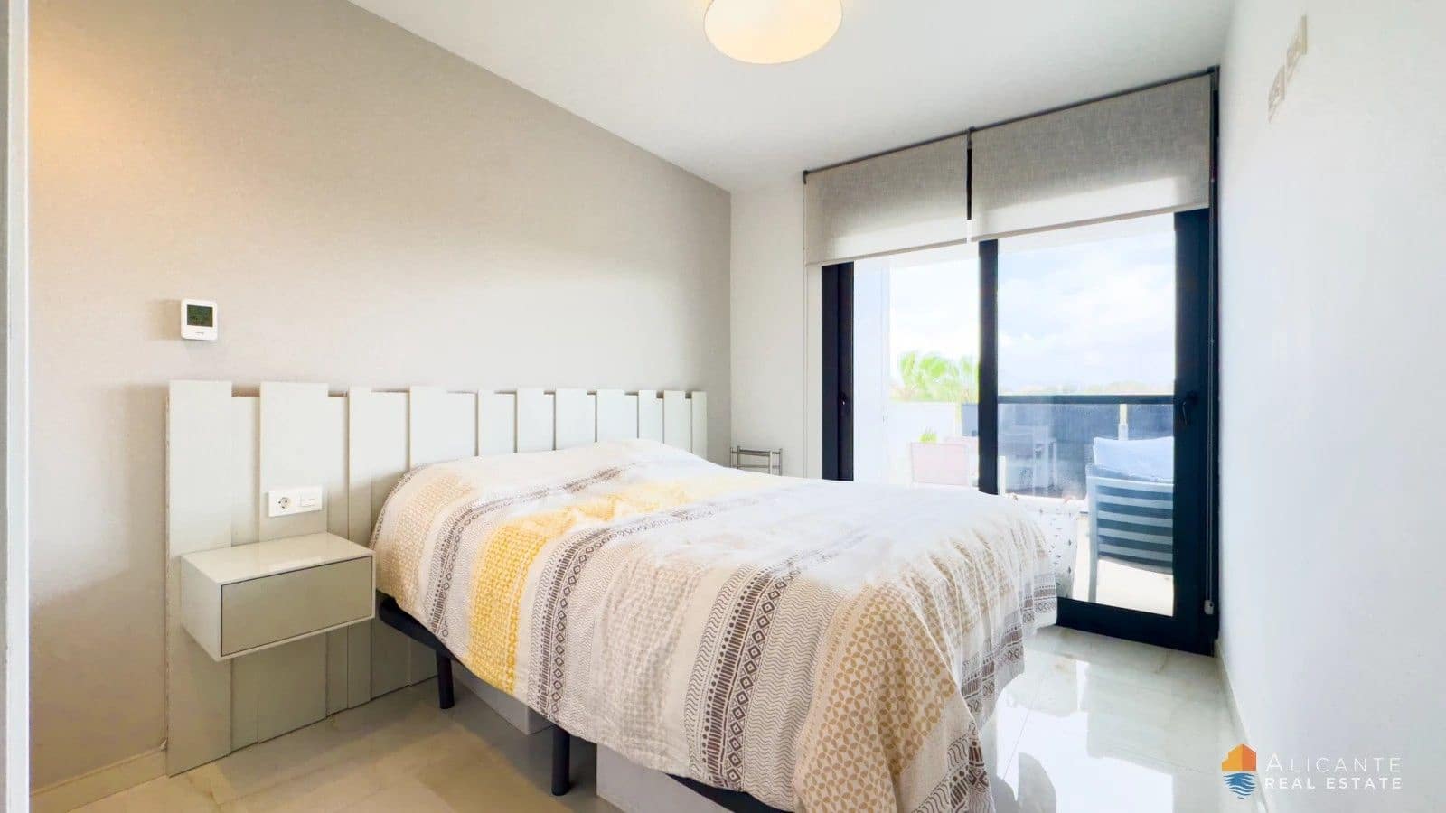 2 sovrum Lägenhet till salu i Orihuela Costa med pool garage - 269 000 € (Ref: 10108983)