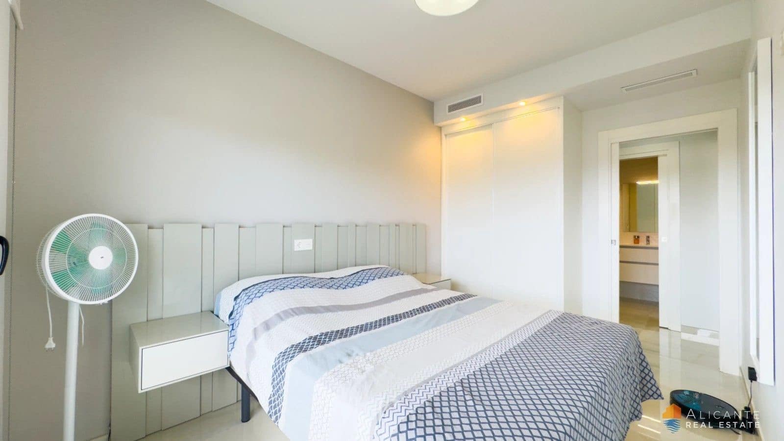 2 sovrum Lägenhet till salu i Orihuela Costa med pool garage - 269 000 € (Ref: 10108983)