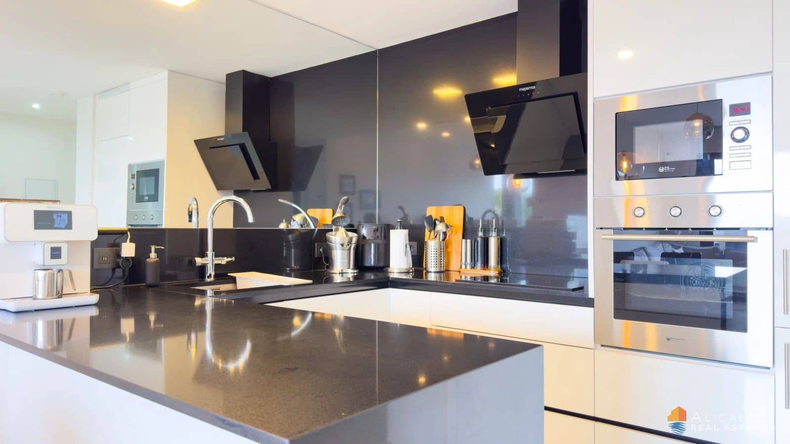 2 sovrum Lägenhet till salu i Orihuela Costa med pool garage - 269 000 € (Ref: 10108983)
