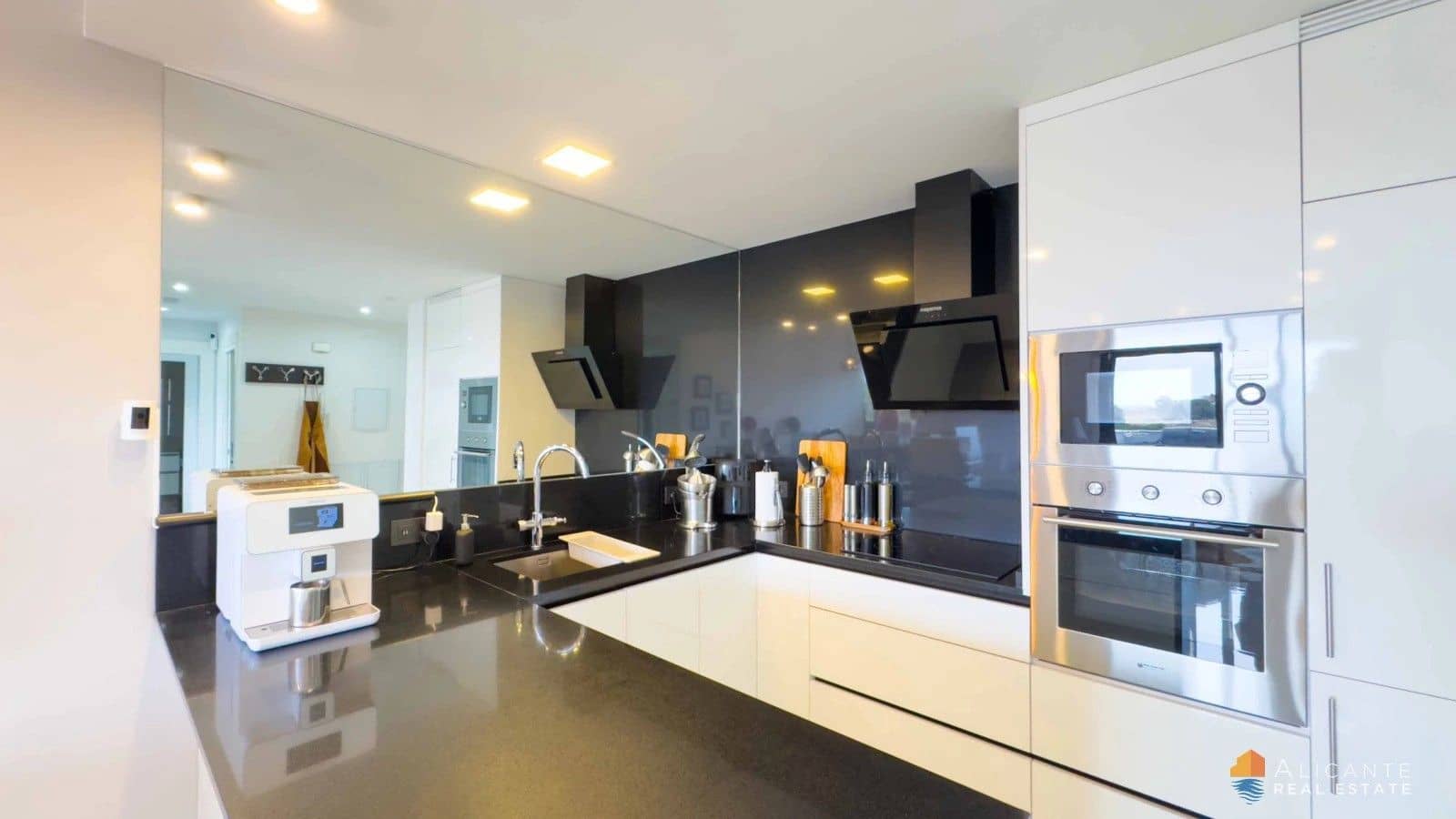 2 sovrum Lägenhet till salu i Orihuela Costa med pool garage - 269 000 € (Ref: 10108983)