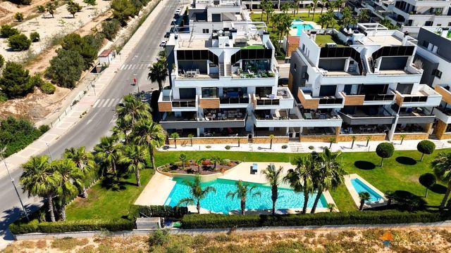Apartamento de 2 habitaciones en Orihuela Costa, Orihuela en venta con piscina garaje - 269.000 € (Ref: 10108983)