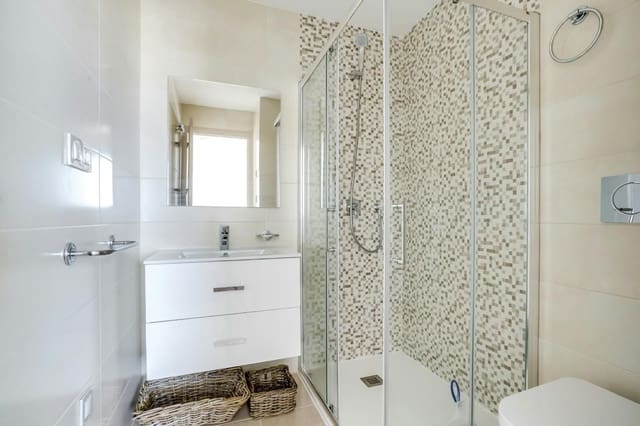 Apartamento de 2 habitaciones en Orihuela Costa, Orihuela en venta con piscina garaje - 249.000 € (Ref: 10108984)