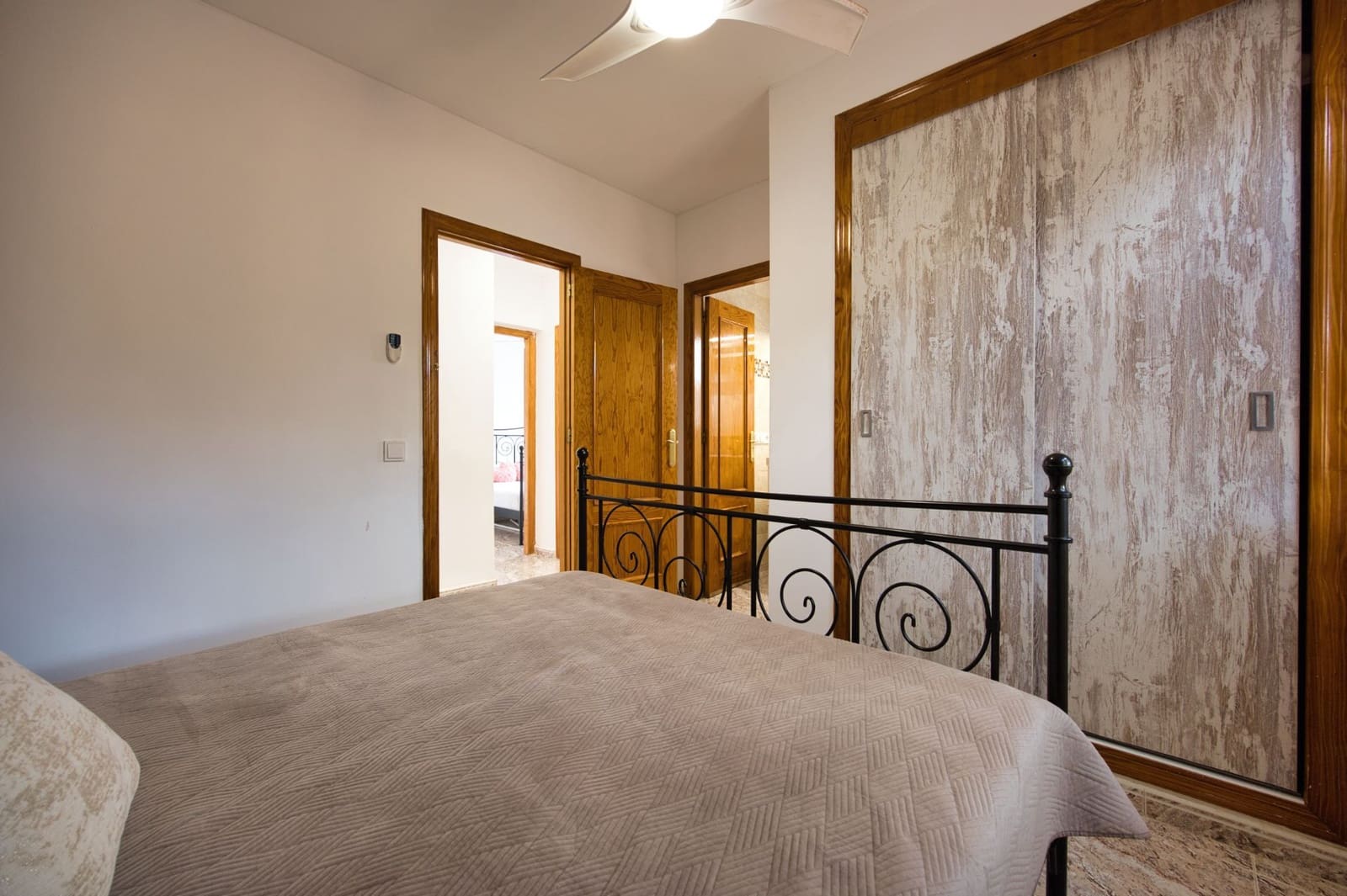 3 sypialnia Dom blizniak na sprzedaż w Torrevieja z basenem garażem - 215 000 € (Ref: 10128114)