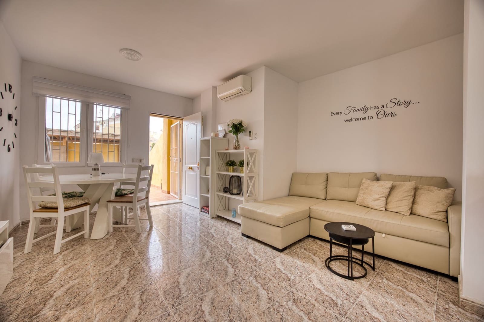 3 sypialnia Dom blizniak na sprzedaż w Torrevieja z basenem garażem - 215 000 € (Ref: 10128114)