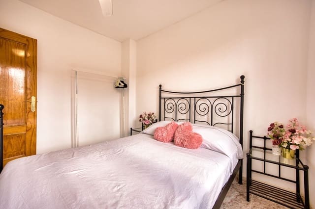3 sypialnia Dom blizniak na sprzedaż w El Chaparral - La Siesta - La Torreta, Torrevieja z basenem garażem - 215 000 € (Ref: 10128114)