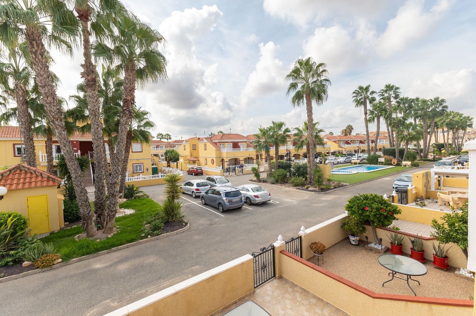 3 sypialnia Dom blizniak na sprzedaż w Torrevieja z basenem garażem - 215 000 € (Ref: 10128114)