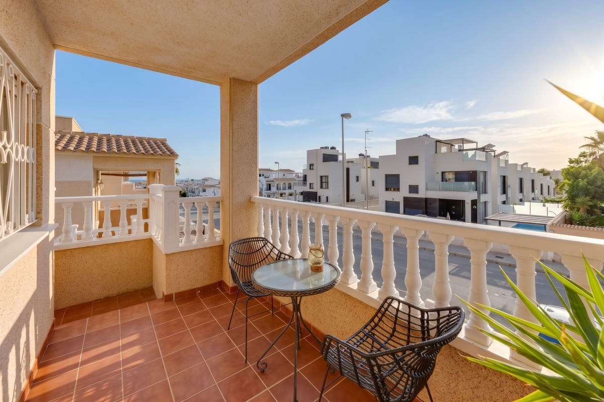 2 bedroom Bungalow for sale in Orihuela Costa with pool - € 196,100 (Ref: 10162852)