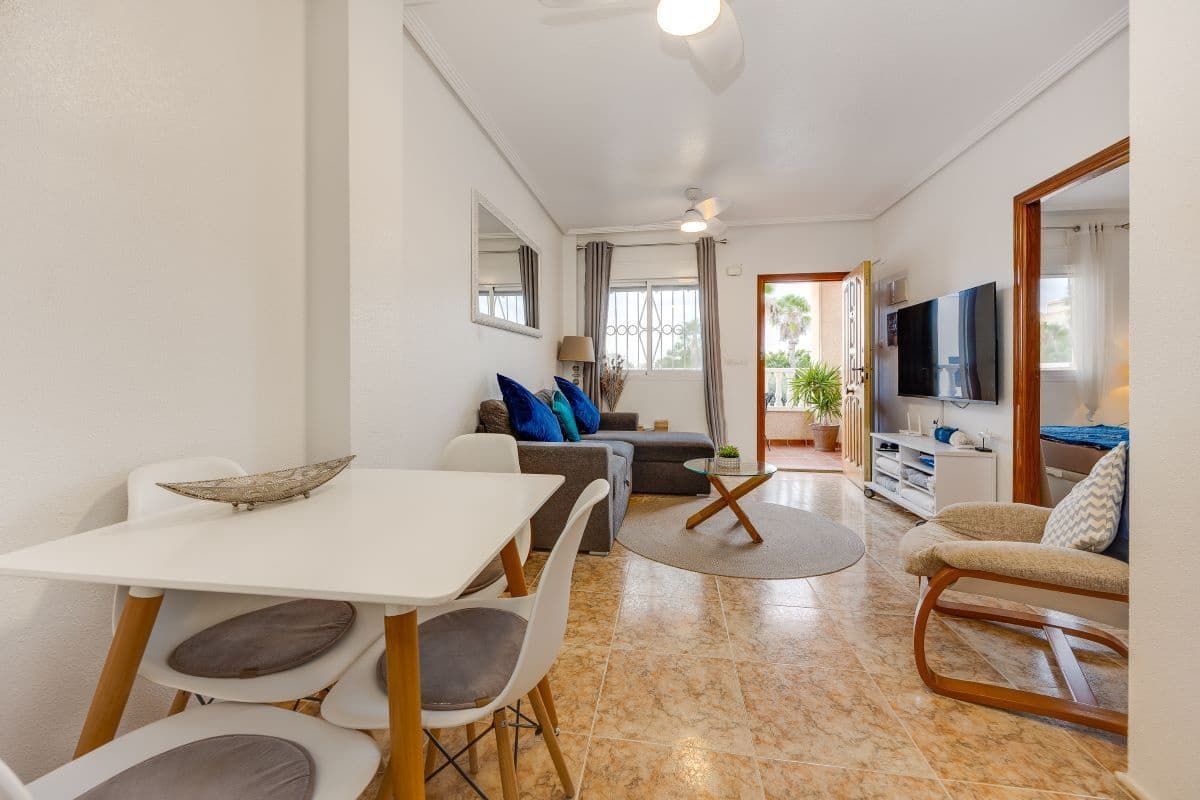 2 bedroom Bungalow for sale in Orihuela Costa with pool - € 196,100 (Ref: 10162852)