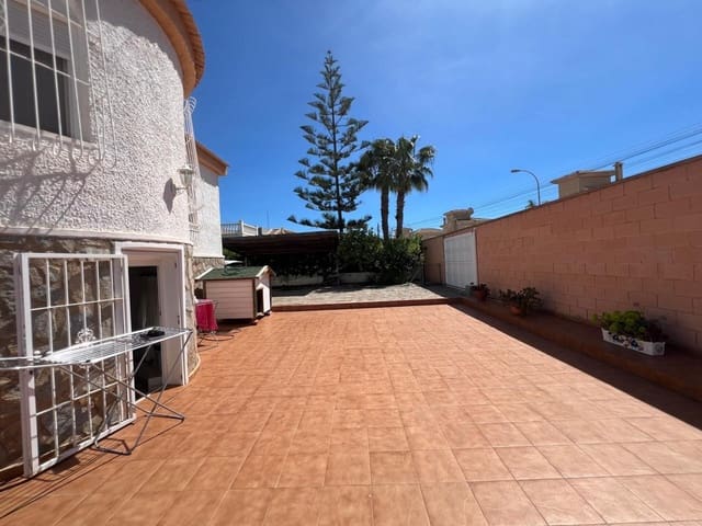 Chalet de 5 habitaciones en El Chaparral - La Siesta - La Torreta, Torrevieja en venta con piscina garaje - 387.990 € (Ref: 10182652)