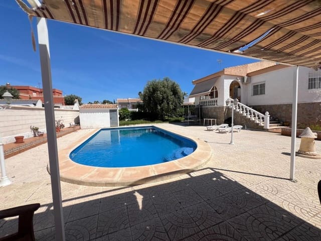 Chalet de 5 habitaciones en El Chaparral - La Siesta - La Torreta, Torrevieja en venta con piscina garaje - 387.990 € (Ref: 10182652)