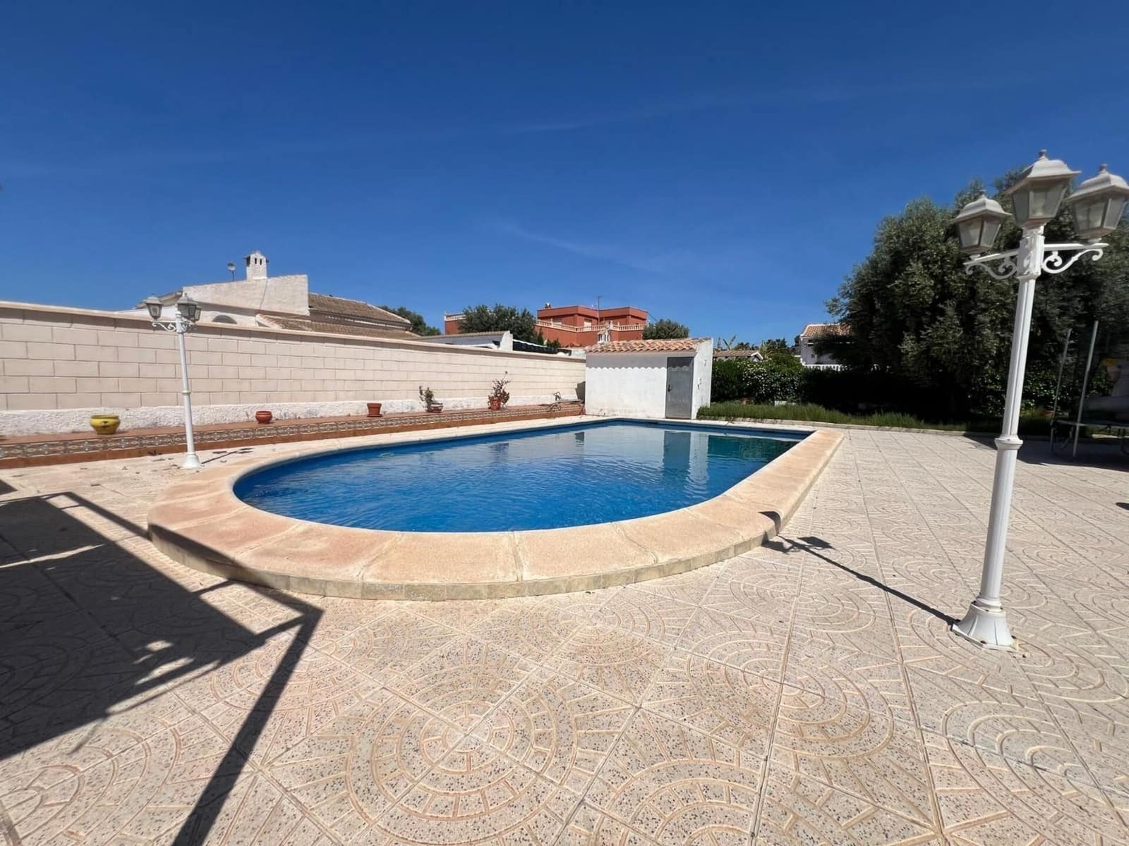 Chalet de 5 habitaciones en Torrevieja en venta con piscina garaje - 387.990 € (Ref: 10182652)