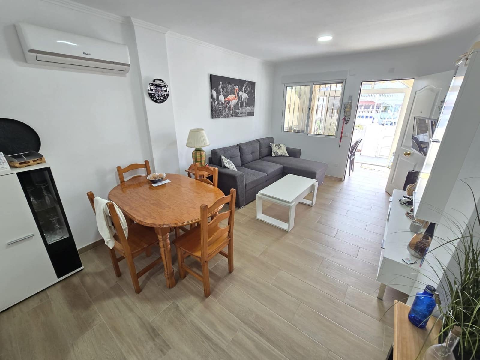2 soveværelse Bungalow til salg i Torrevieja med swimmingpool garage - € 145.000 (Ref: 10184307)