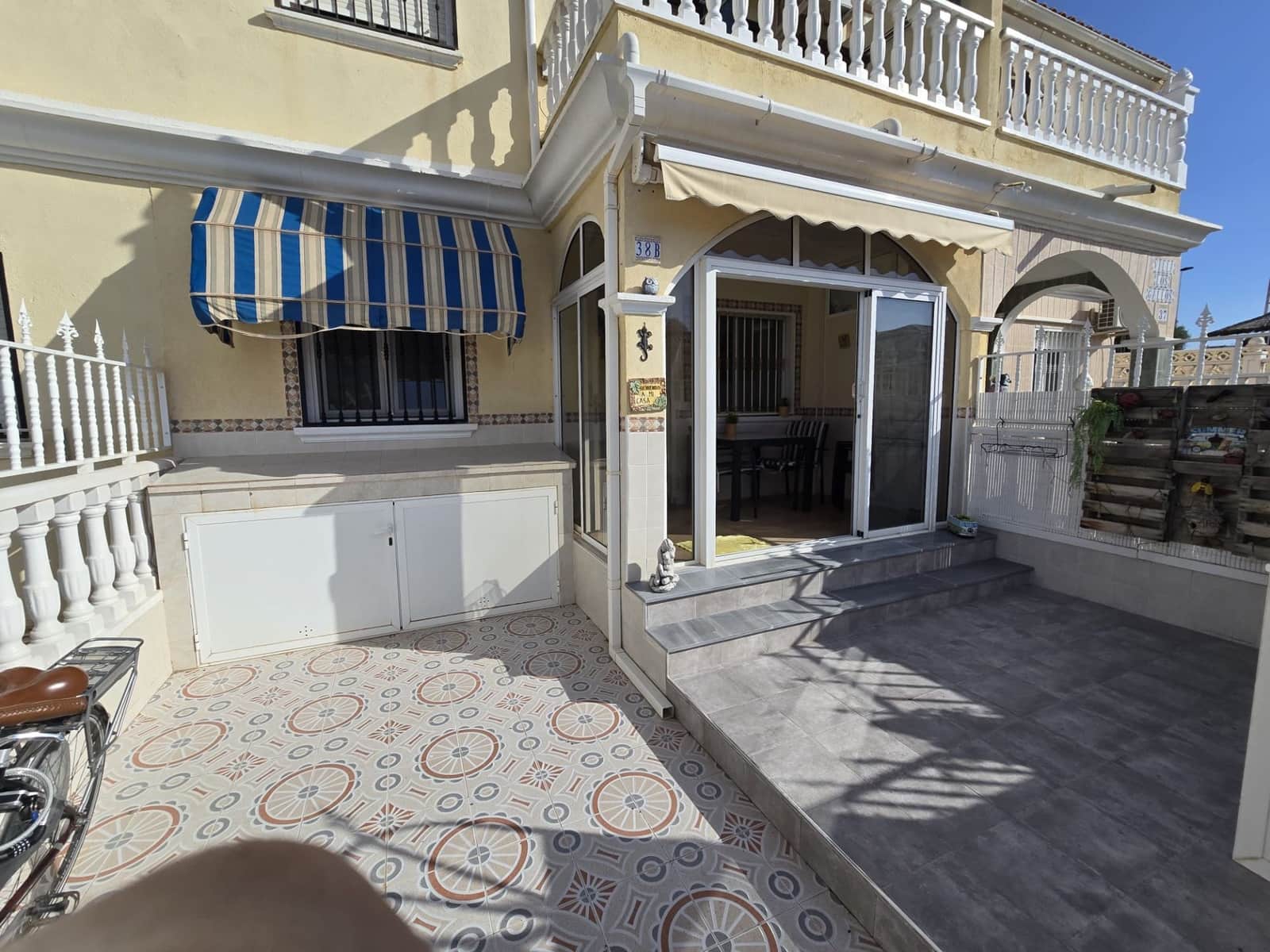 2 soveværelse Bungalow til salg i Torrevieja med swimmingpool garage - € 145.000 (Ref: 10184307)