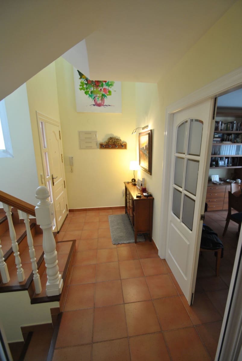 4 bedroom Villa for sale in Torrevieja with pool garage - € 750,000 (Ref: 4507398)