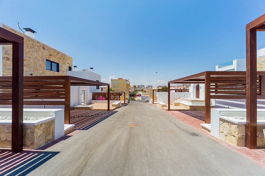 4 chambre Villa/Maison à vendre à Aguas Nuevas avec piscine garage - 699 000 € (Ref: 5271202)