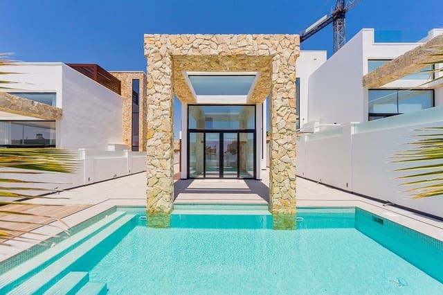 4 soveværelse Villa til salg i Aguas Nuevas, Torrevieja med swimmingpool garage - € 699.000 (Ref: 5271202)